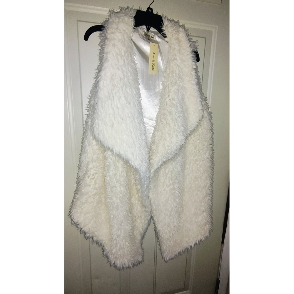 Ana & Kate White Furry Vest Lined with Side Pockets Size S/M